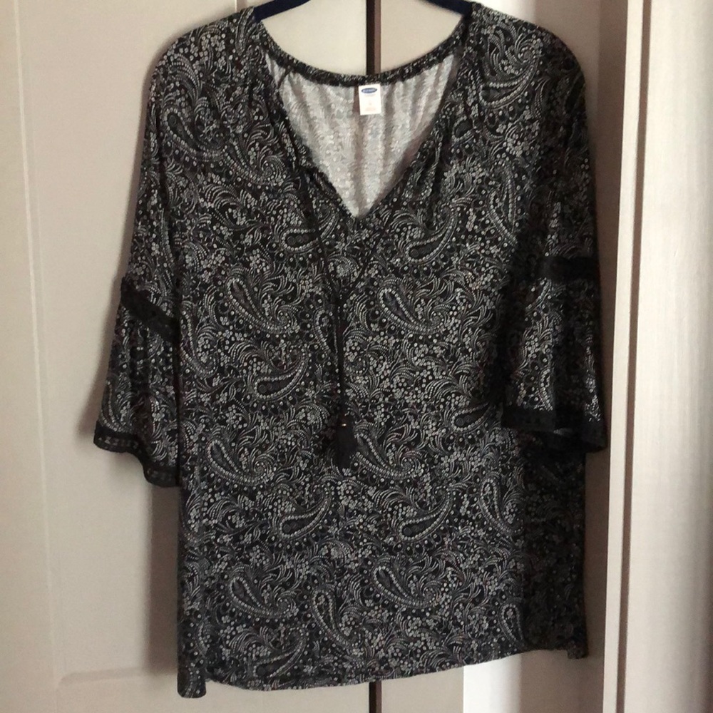 Large old navy flowy top